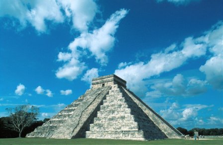 Pirámide de Kukulkan en Chichen Itzá, Yucatán (clickear para agrandar imagen). Fotos: visit México.